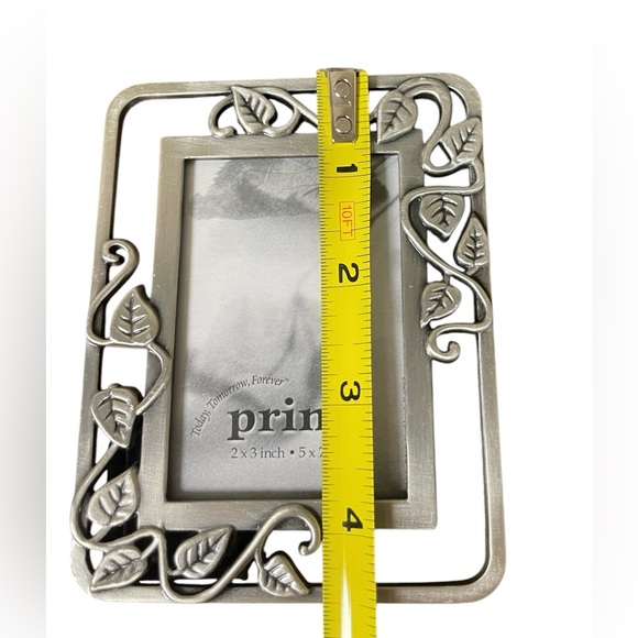 Silver Metal Frame for 2”X3” Photo - Picture 4 of 6